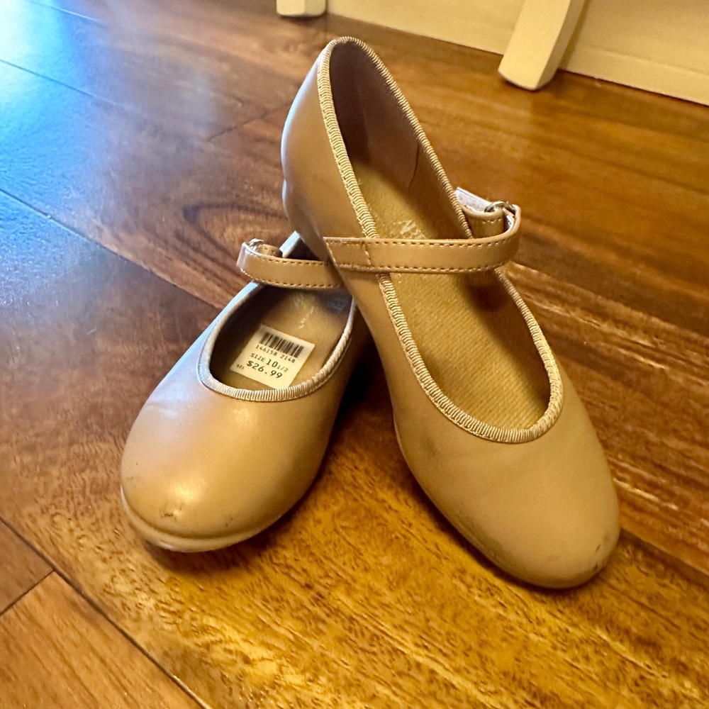 GUC - tap shoes